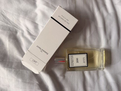 The essence vault perfume - vault,
